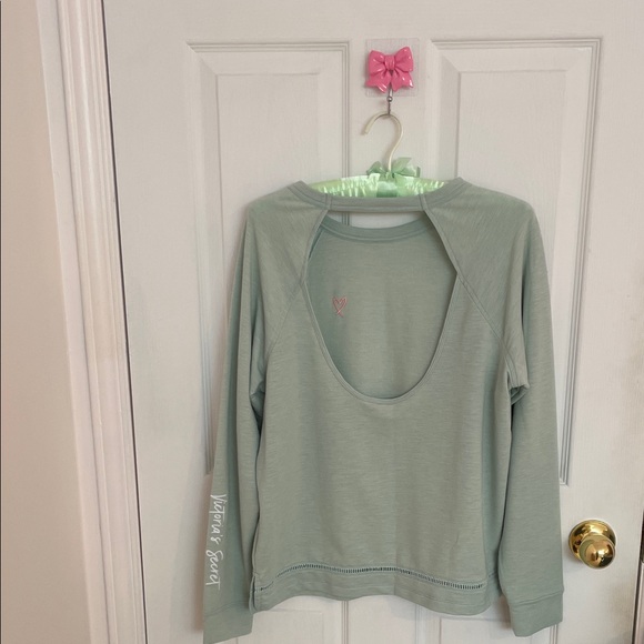 Victoria's Secret Sweaters - 💎🧚‍♀️✨ VICTORIA’S SECRET Mint Open-Back Sweater Size S